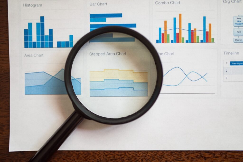 Ilustração de pesquisa de mercado para identificar demanda por produtos digitais